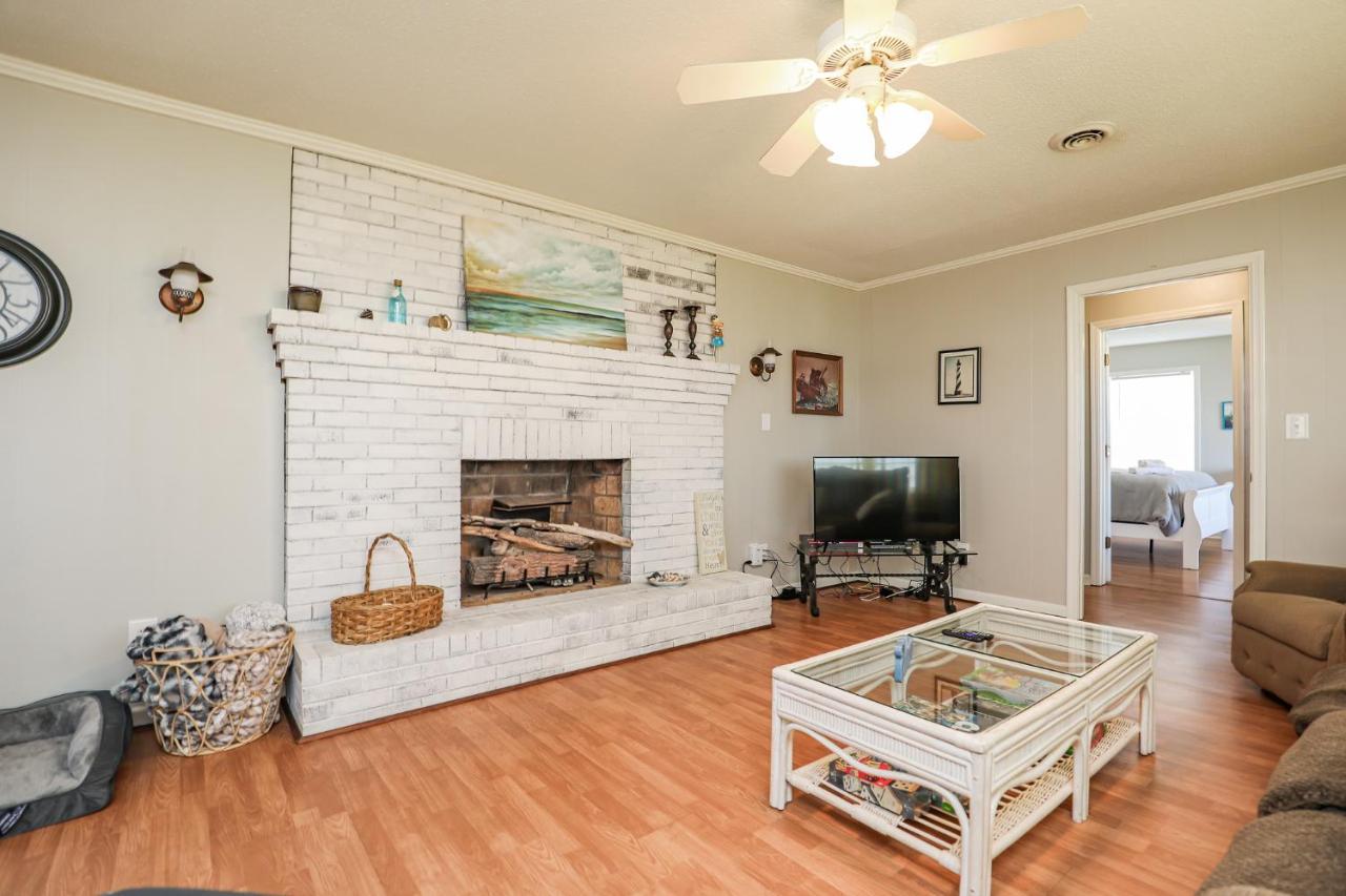 Spacious Home With Waterfront View-Welcome Pets Sneads Ferry Exterior photo