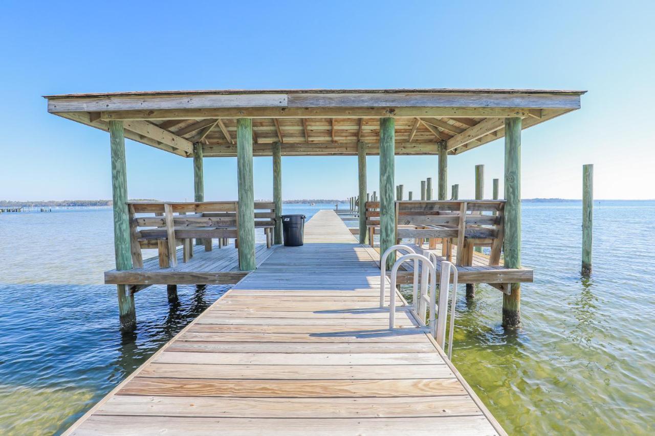 Spacious Home With Waterfront View-Welcome Pets Sneads Ferry Exterior photo