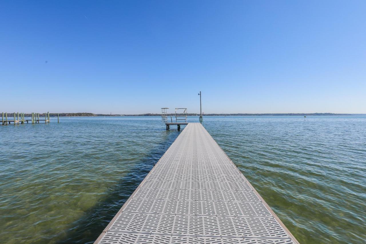 Spacious Home With Waterfront View-Welcome Pets Sneads Ferry Exterior photo