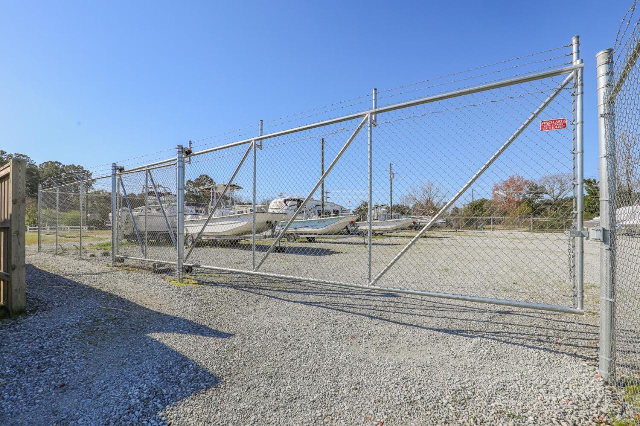 Spacious Home With Waterfront View-Welcome Pets Sneads Ferry Exterior photo