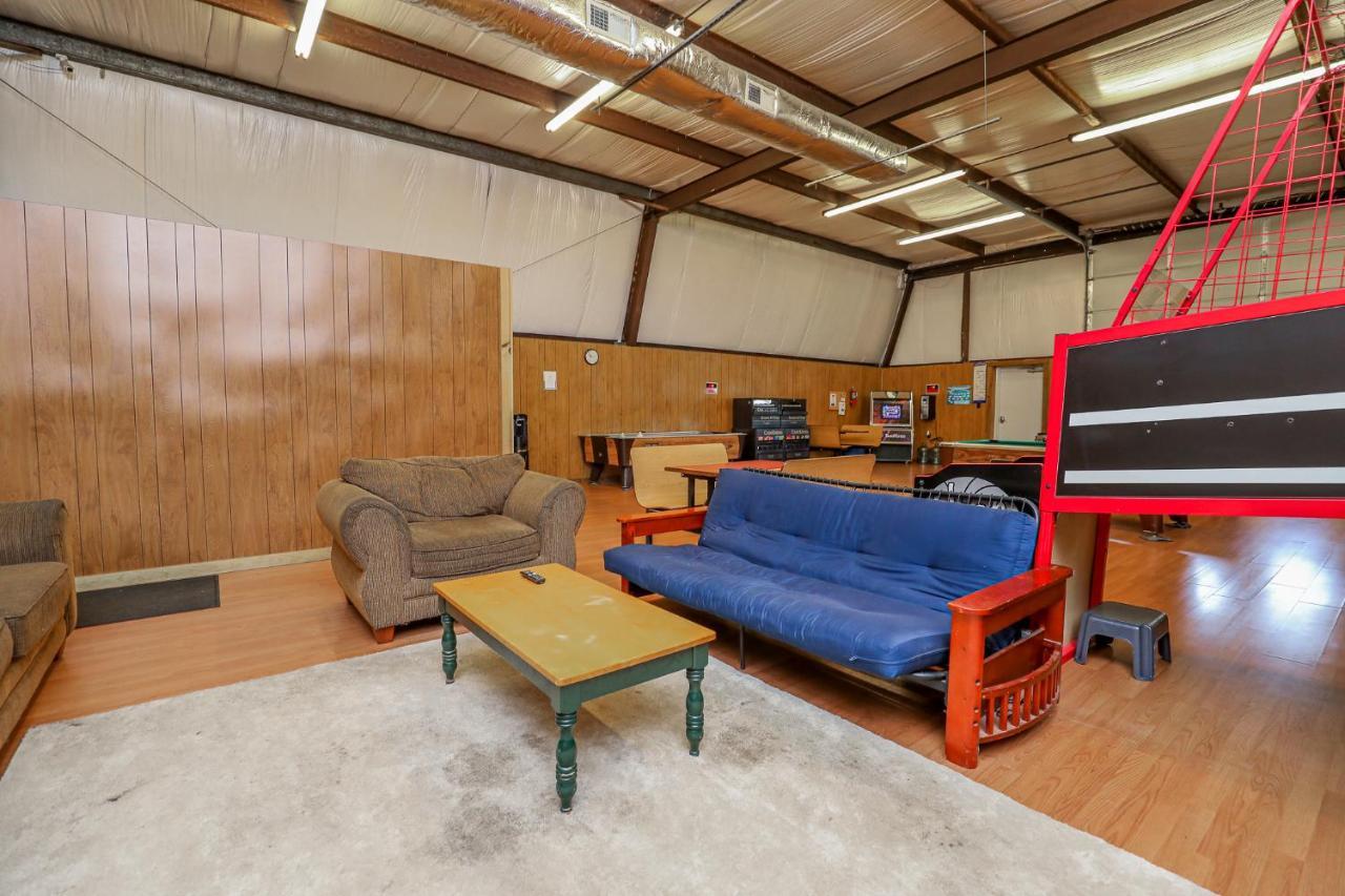 Spacious Home With Waterfront View-Welcome Pets Sneads Ferry Exterior photo